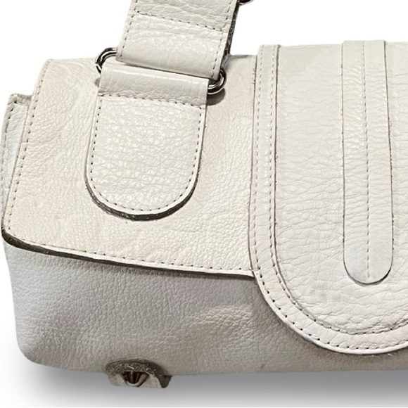 Chloé Saskia White Leather Flower Embossed Shoulder Bag - Picture 7 of 10